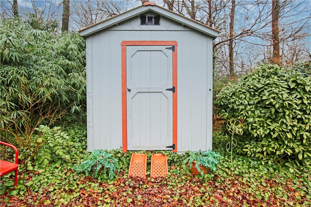 701 Ragsdale Road Jamestown, NC 27282 - Photo 24 of 25 Gallery Image 24