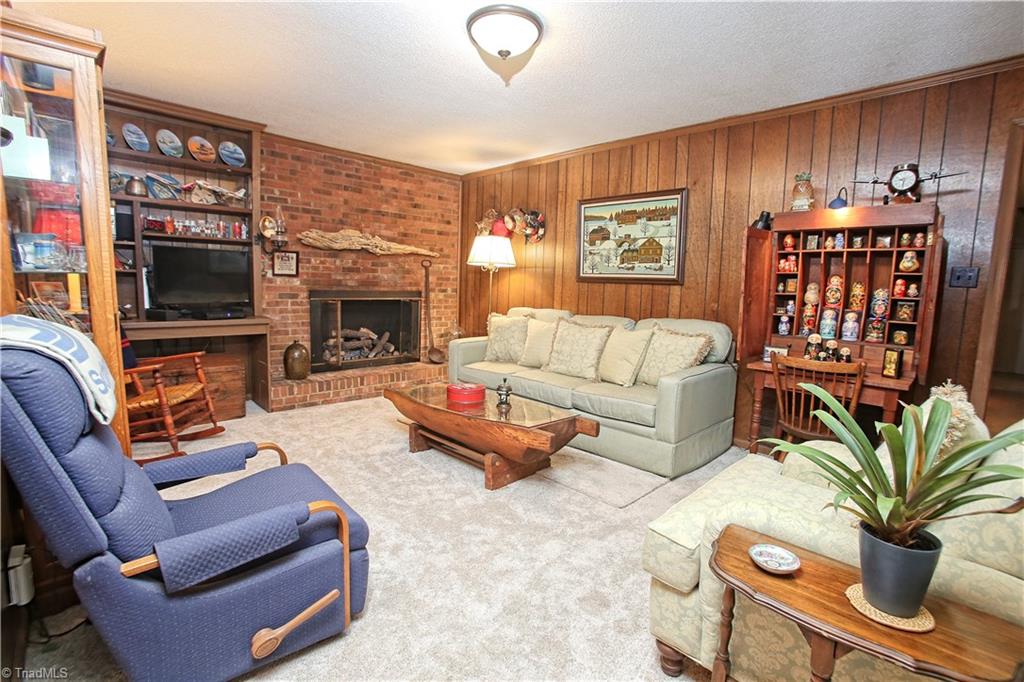 701 Ragsdale Road Jamestown, NC 27282 - Photo 9 of 25 Gallery Image 9