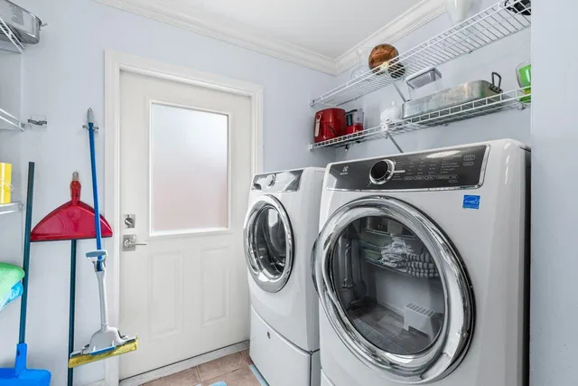 $599,000 | 321 North Lakeside Drive, Lake Worth Beach, FL 33460