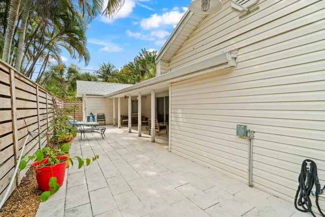 $599,000 | 321 North Lakeside Drive, Lake Worth Beach, FL 33460