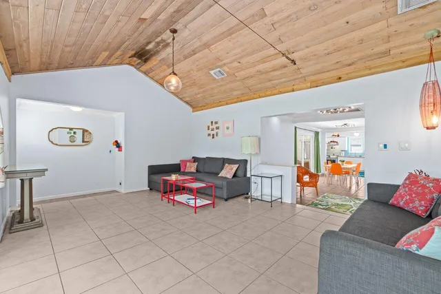 $599,000 | 321 North Lakeside Drive, Lake Worth Beach, FL 33460