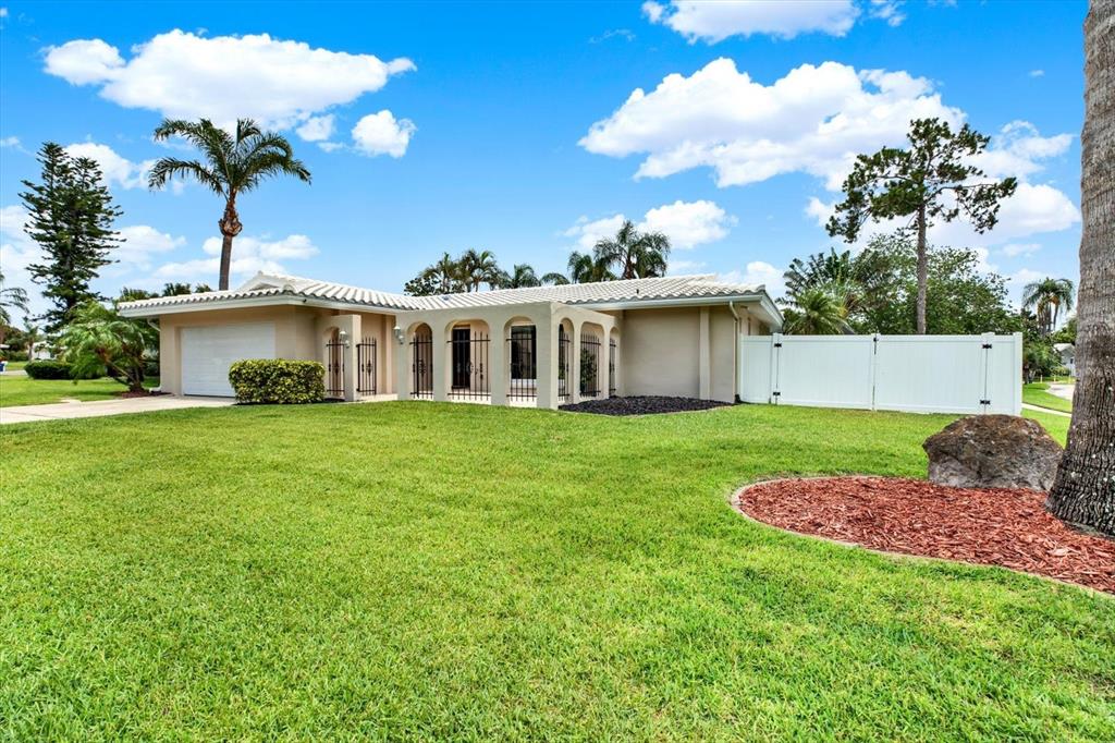 14560 Passage Way Seminole, FL 33776 - Photo 39 of 59