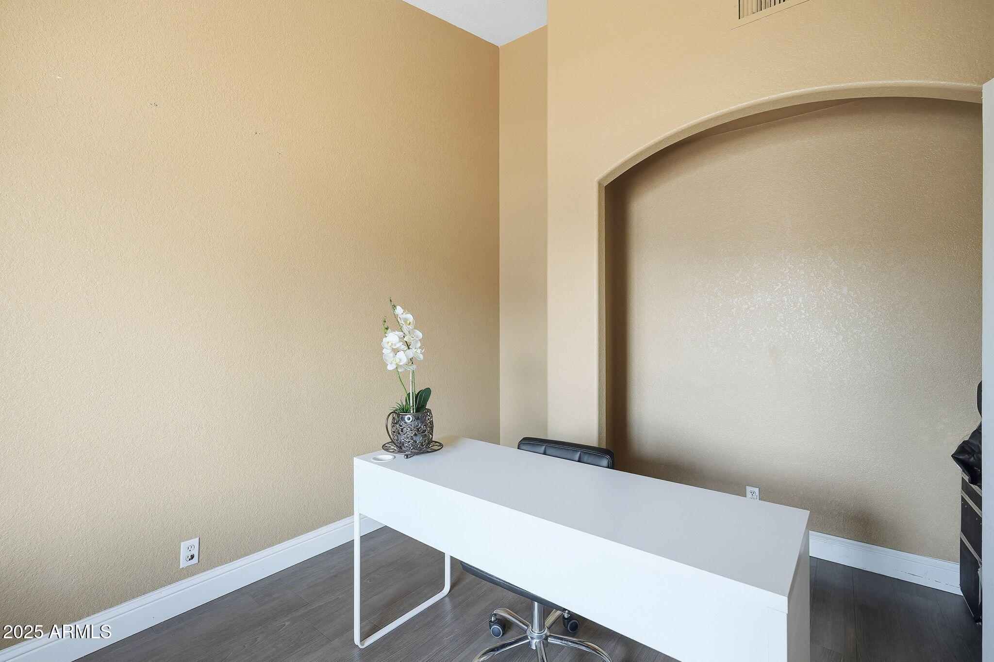 8730 West Ocotillo Road Glendale, AZ 85305 - Photo 13 of 58 a view of a room with a table and chairs