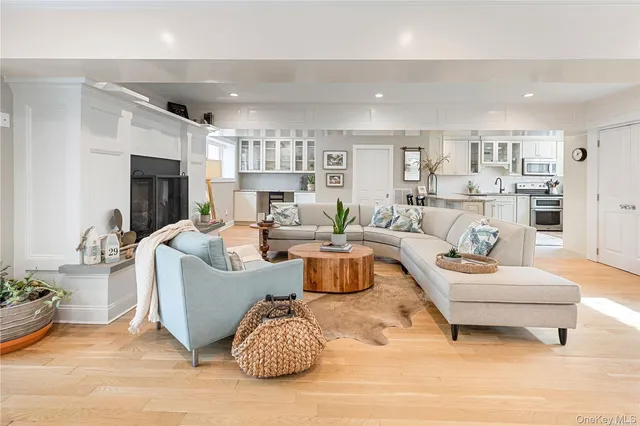 $8,000 | 29 Missapoque Avenue, Southampton, NY 11968