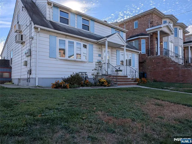 $1,300 | 268 Roff Avenue, Unit 2, Palisades Park, NJ 07650