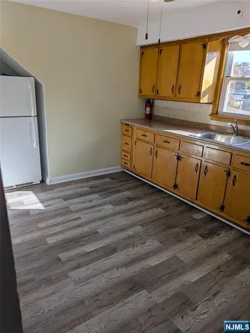 $1,300 | 268 Roff Avenue, Unit 2, Palisades Park, NJ 07650