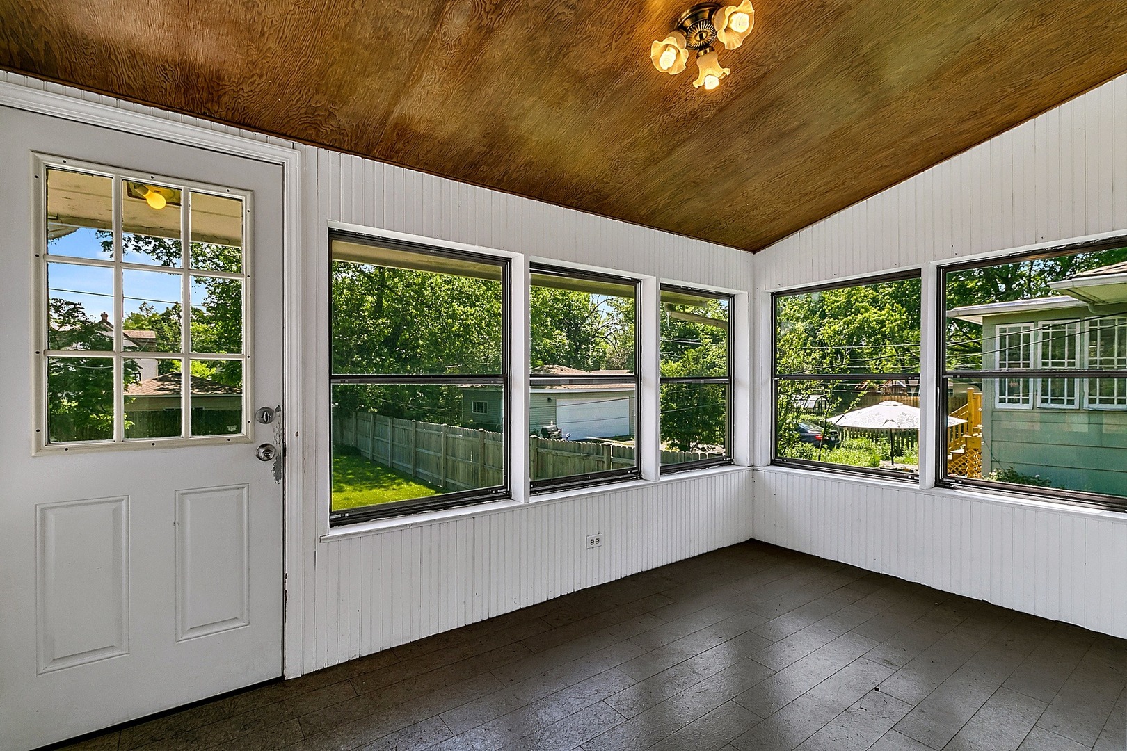 433 Addison Road Riverside, IL 60546 - Photo 16 of 36