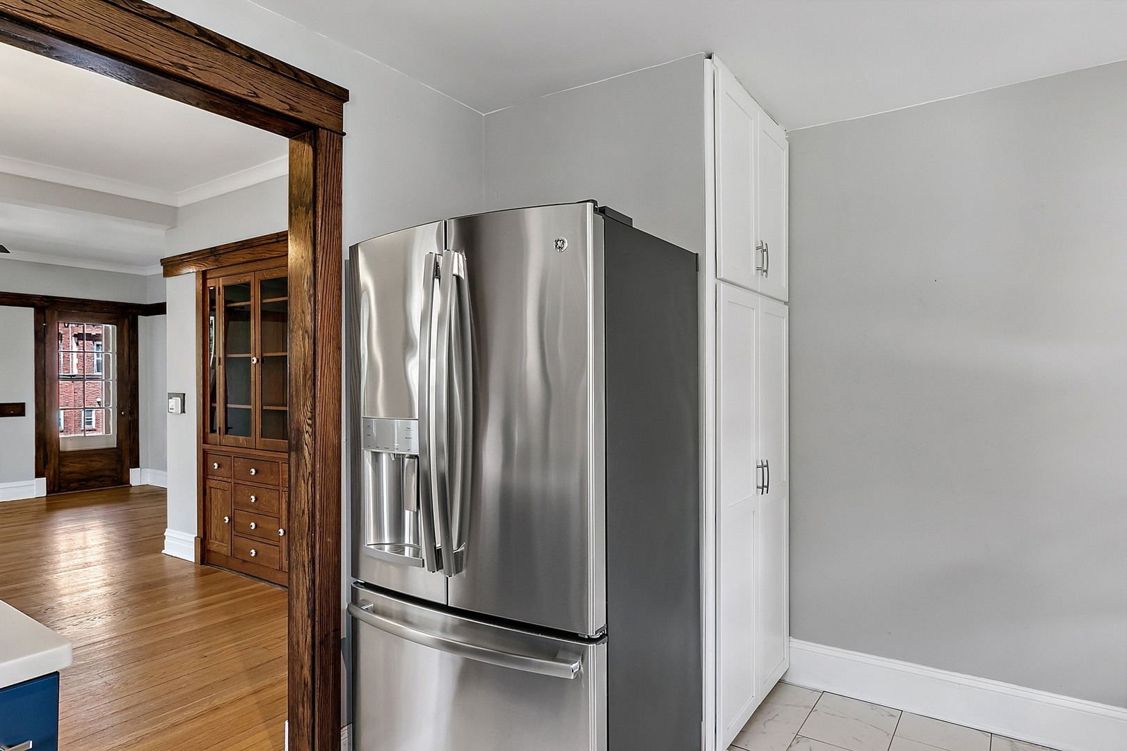 433 Addison Road Riverside, IL 60546 - Photo 9 of 36