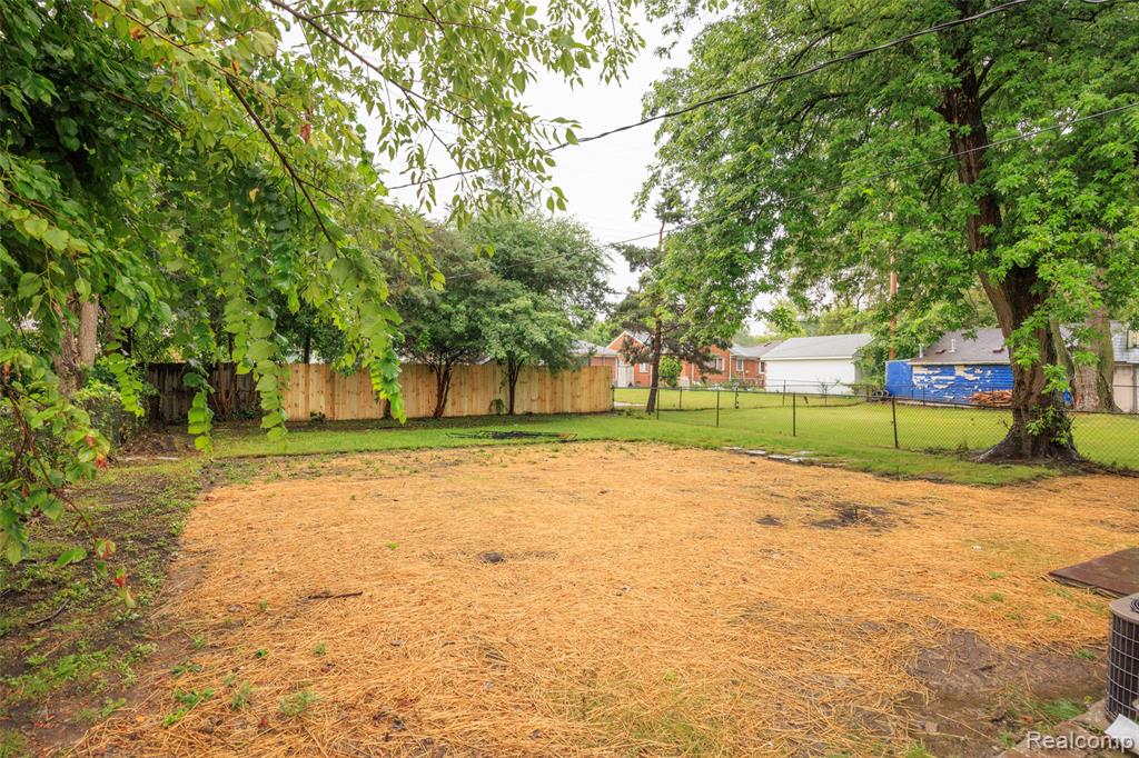 24270 Scotia Road Oak Park, MI 48237 - Photo 21 of 22