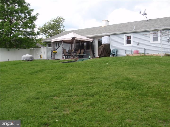 264 Yorkshire Road Fairless Hills, PA 19030 - Photo 14 of 16 Gallery Image 14
