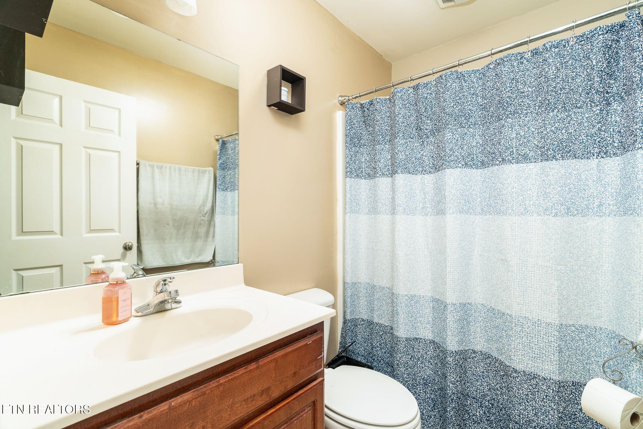 524 Allensville Road, Unit 28 Sevierville, TN 37876 - Photo 11 of 15 Hall Bathroom