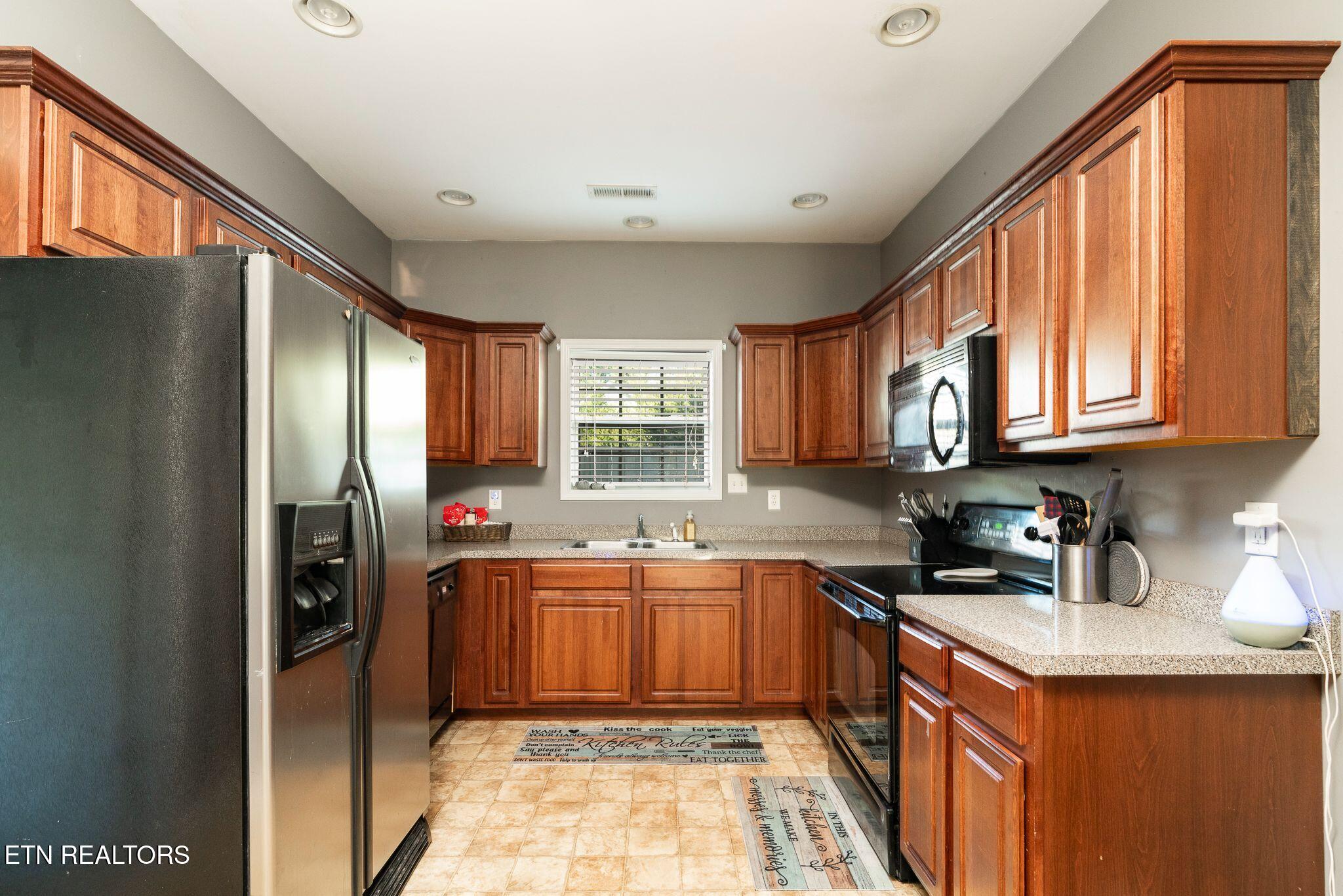 524 Allensville Road, Unit 28 Sevierville, TN 37876 - Photo 4 of 15 Kitchen