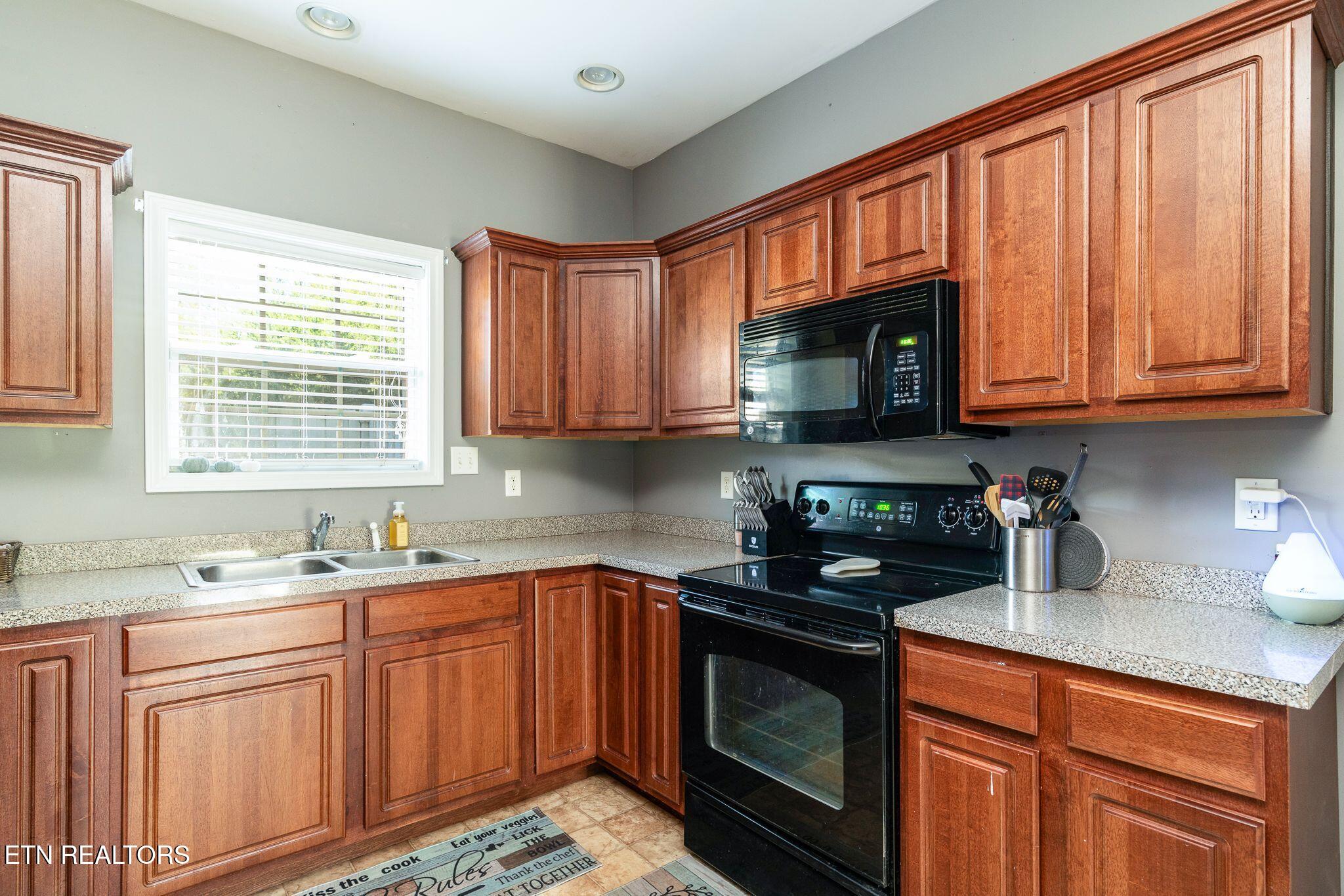 524 Allensville Road, Unit 28 Sevierville, TN 37876 - Photo 5 of 15 Kitchen 2