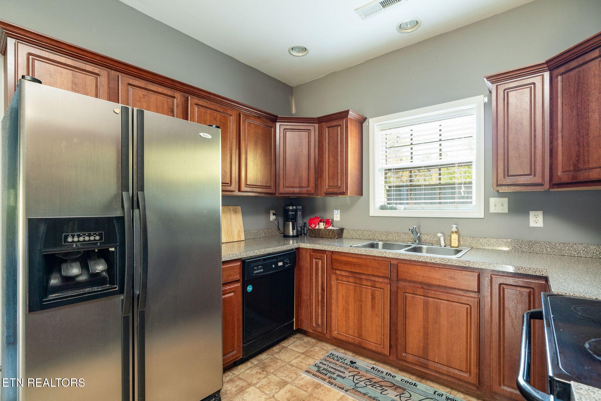 524 Allensville Road, Unit 28 Sevierville, TN 37876 - Photo 6 of 15 Kitchen 3