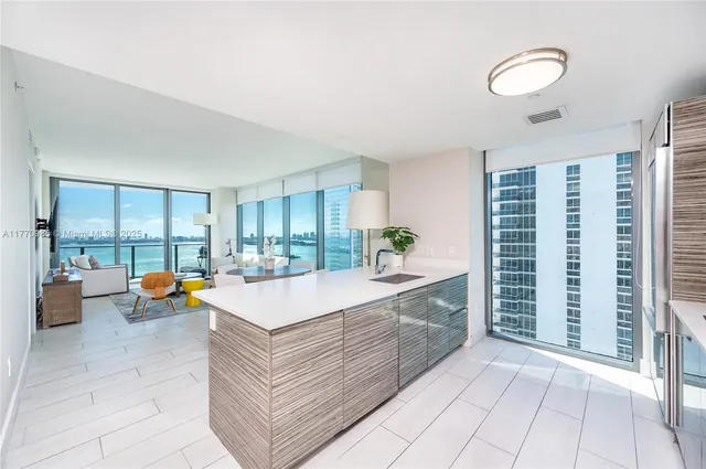 $1,290,000 | 460 Northeast 28th Street, Unit 3208, Miami, FL 33137