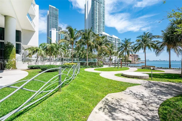 $1,290,000 | 460 Northeast 28th Street, Unit 3208, Miami, FL 33137