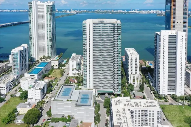 $1,290,000 | 460 Northeast 28th Street, Unit 3208, Miami, FL 33137