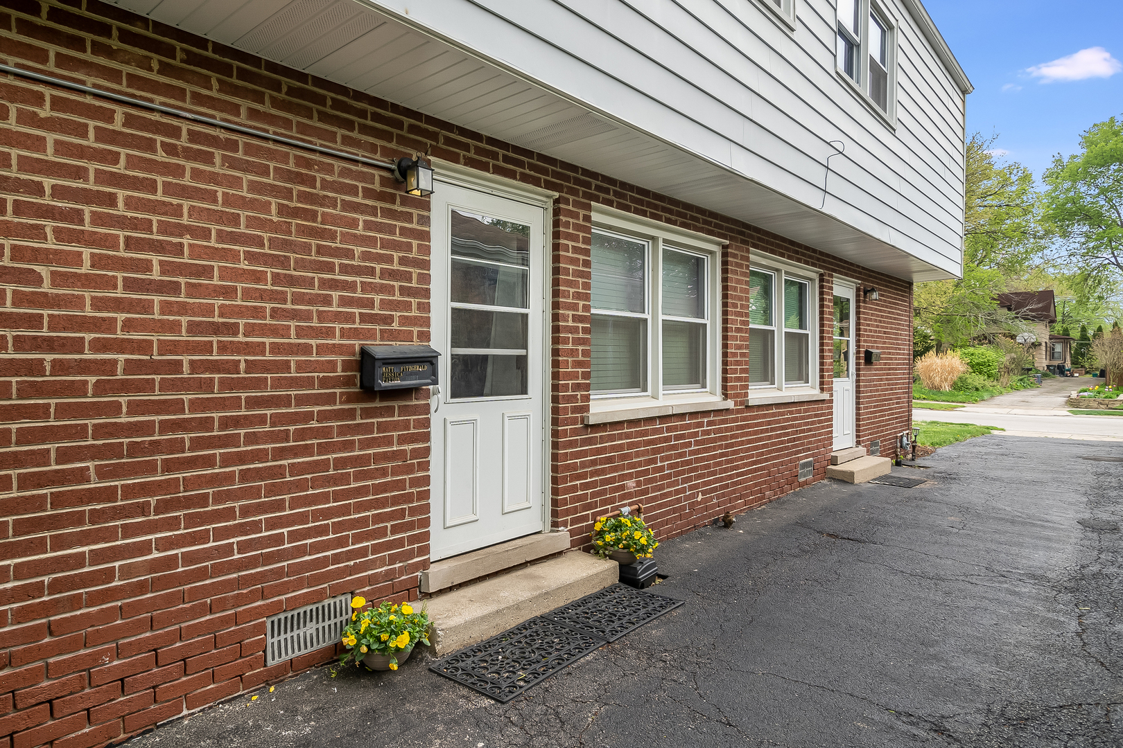 336 East Quincy Street Riverside, IL 60546 - Photo 3 of 24