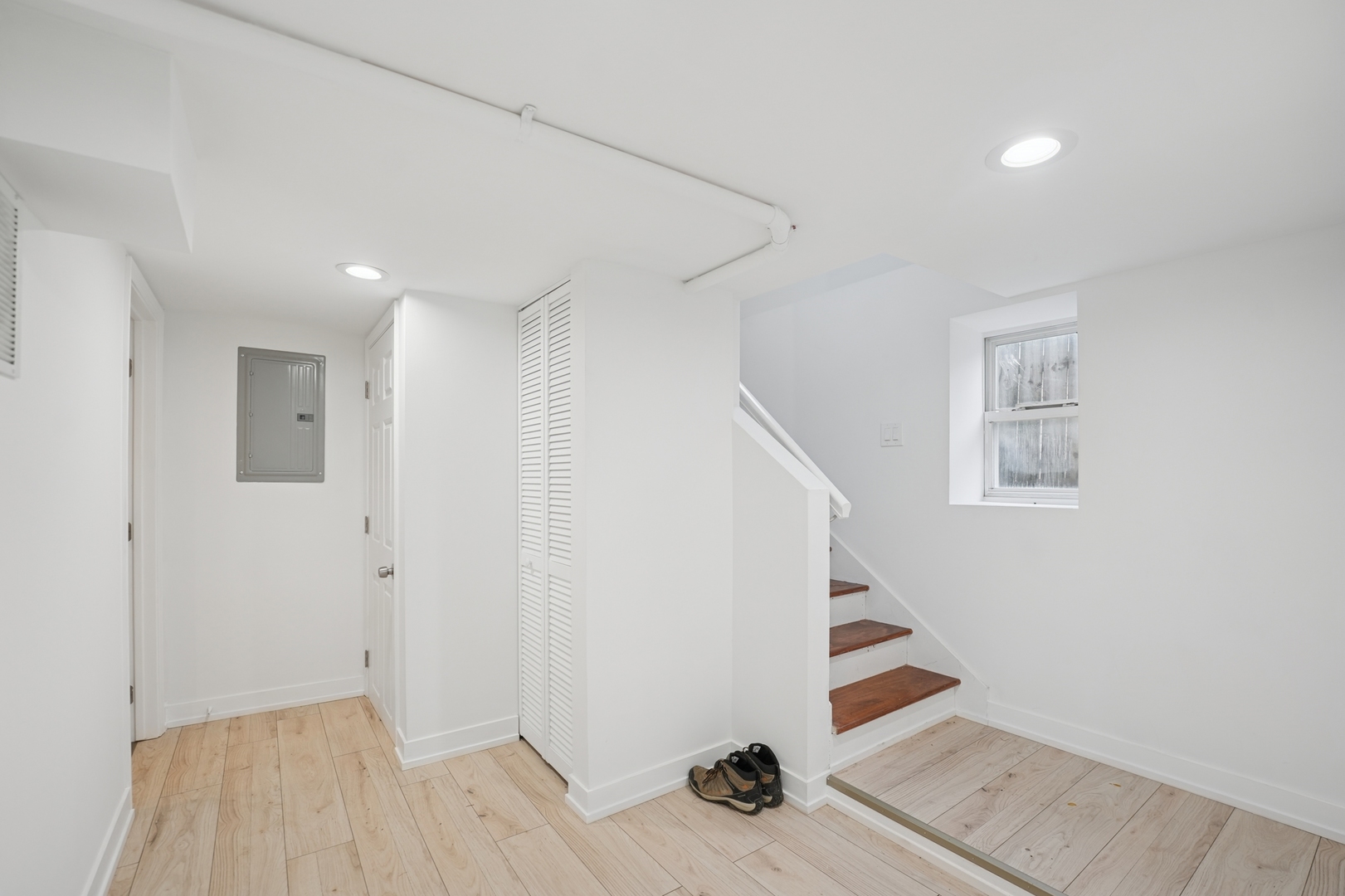 4954 West Byron Street Chicago, IL 60641 - Photo 23 of 25 a view of an entryway with stairs