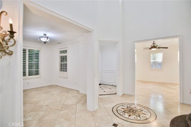 a view of livingroom with furniture
