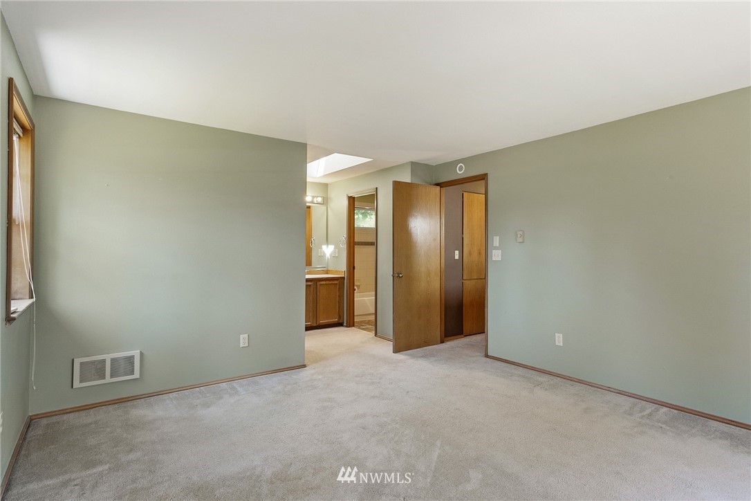 15426 49th Avenue Southeast Bothell, WA 98012 - Photo 18 of 35