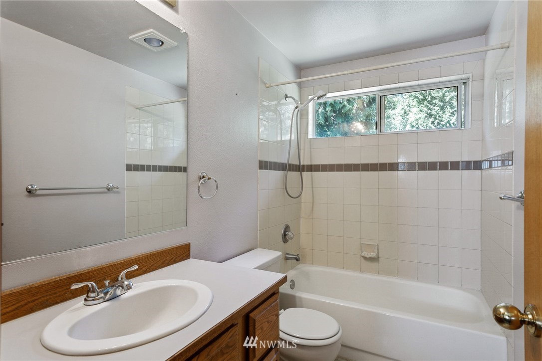 15426 49th Avenue Southeast Bothell, WA 98012 - Photo 23 of 35