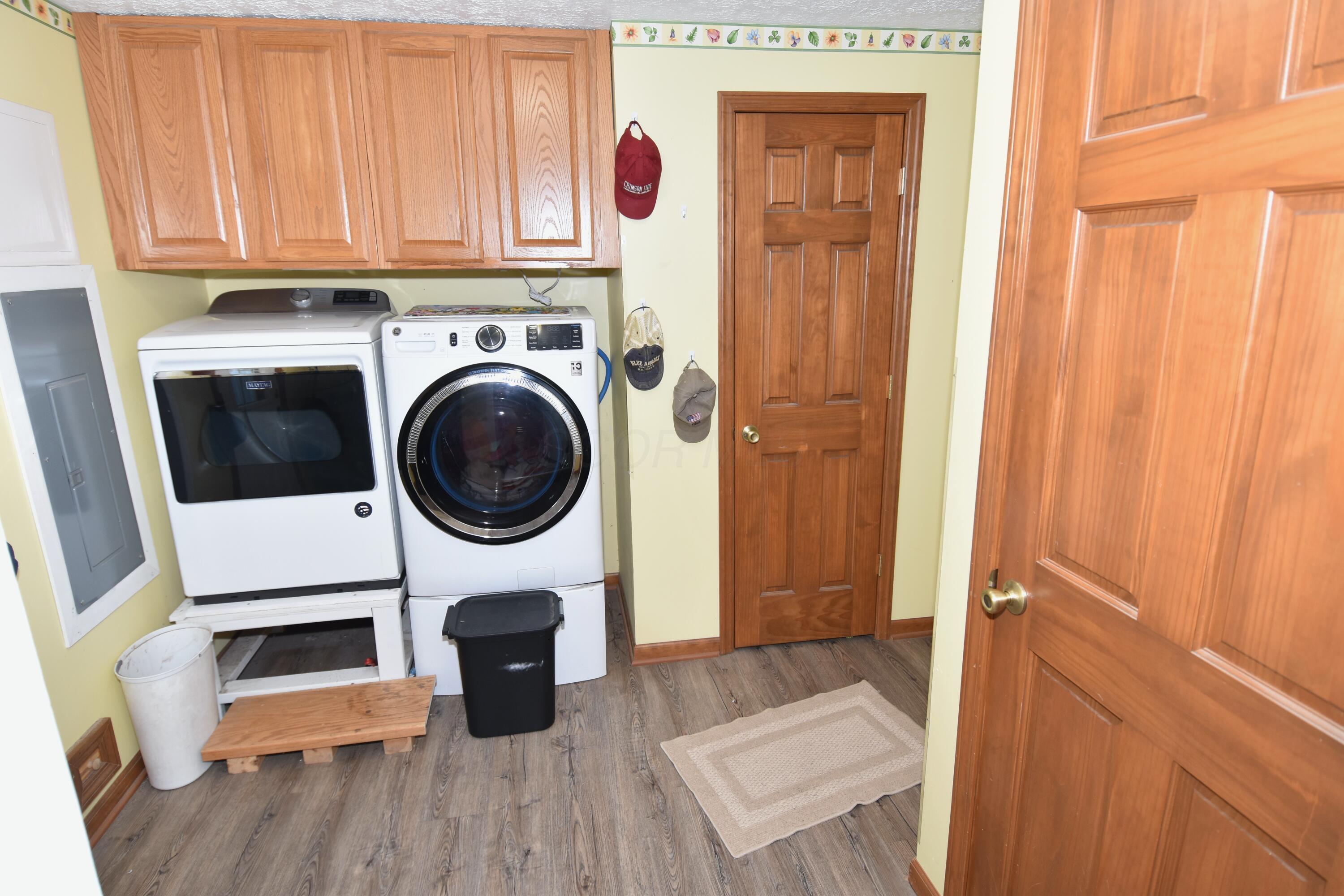 15 Tow Path Road Granville, OH 43023 - Photo 21 of 79 Laundry Mud Room off of Dining Room!