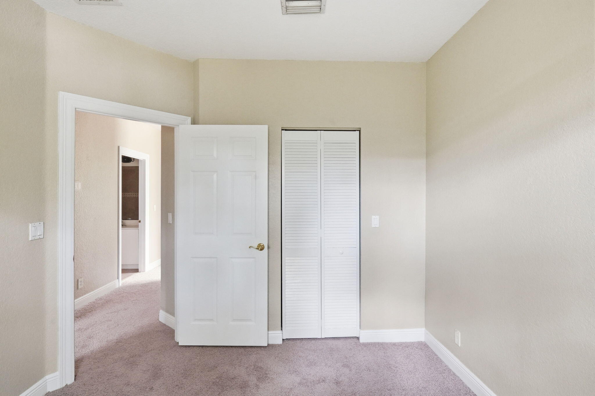 2465 Southwest 99th Way Miramar, FL 33025 - Photo 13 of 28 ListerPros_012