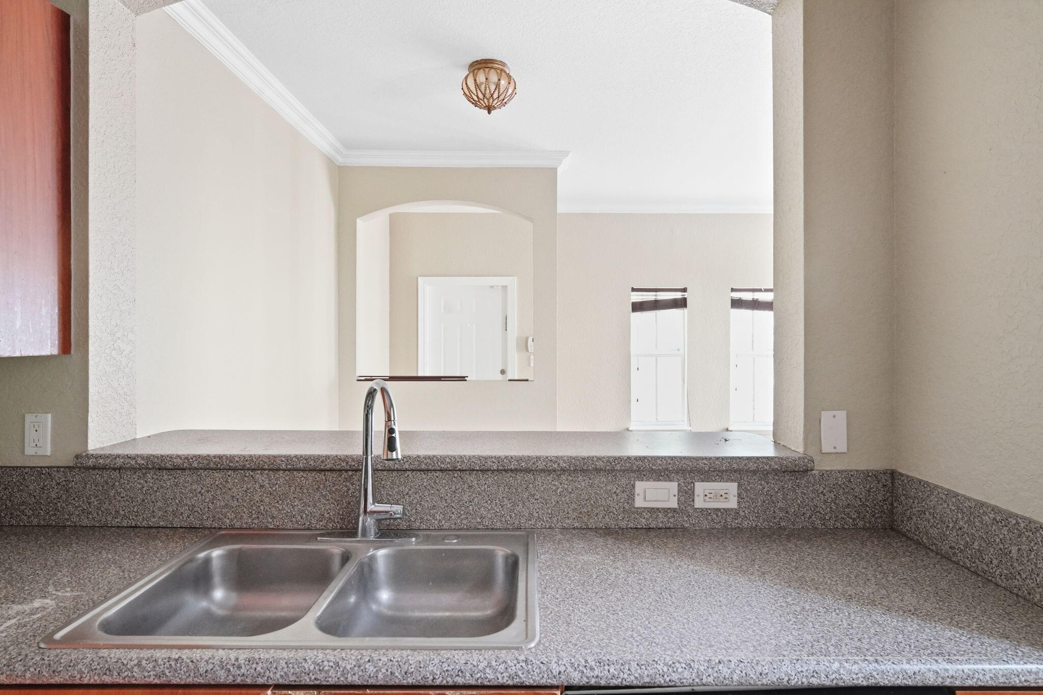 2465 Southwest 99th Way Miramar, FL 33025 - Photo 7 of 28 ListerPros_006