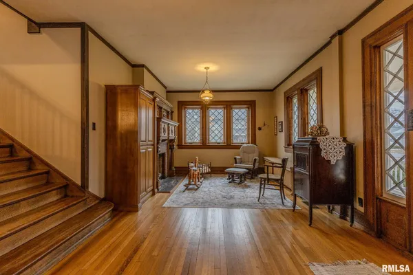 $455,000 | 905 East 1st N Street, Carlinville, IL 62626