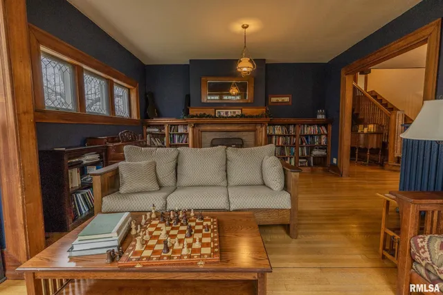 $455,000 | 905 East 1st N Street, Carlinville, IL 62626