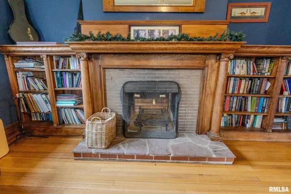 $455,000 | 905 East 1st N Street, Carlinville, IL 62626