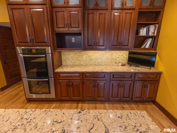 $455,000 | 905 East 1st N Street, Carlinville, IL 62626