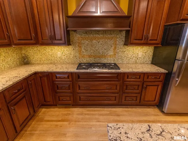 $455,000 | 905 East 1st N Street, Carlinville, IL 62626