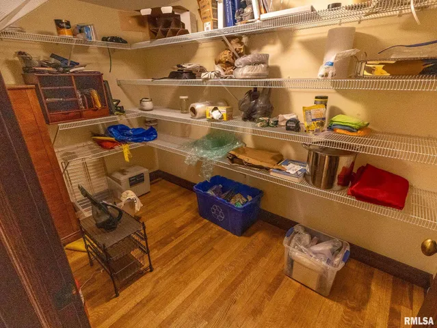 $455,000 | 905 East 1st N Street, Carlinville, IL 62626