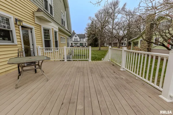 $455,000 | 905 East 1st N Street, Carlinville, IL 62626