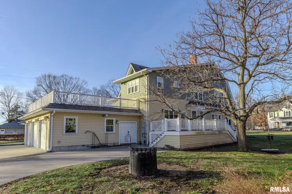 $455,000 | 905 East 1st N Street, Carlinville, IL 62626