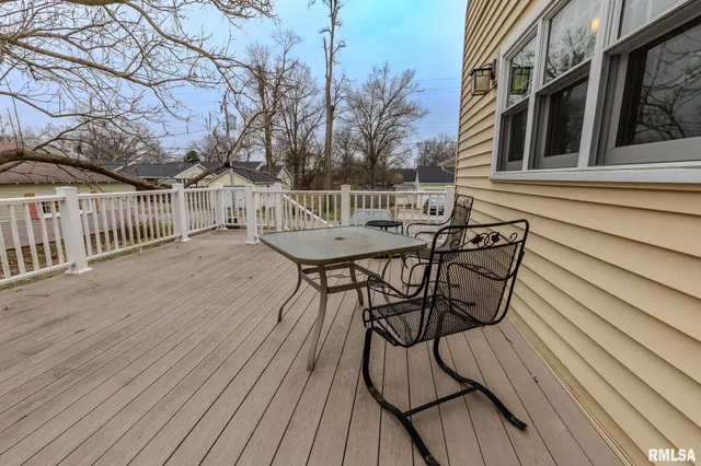 $455,000 | 905 East 1st N Street, Carlinville, IL 62626