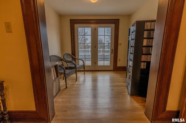 $455,000 | 905 East 1st N Street, Carlinville, IL 62626