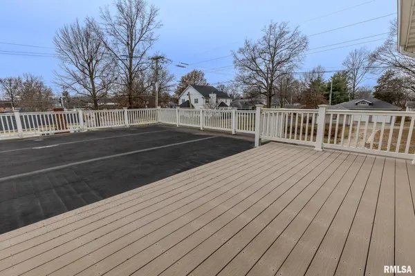 $455,000 | 905 East 1st N Street, Carlinville, IL 62626