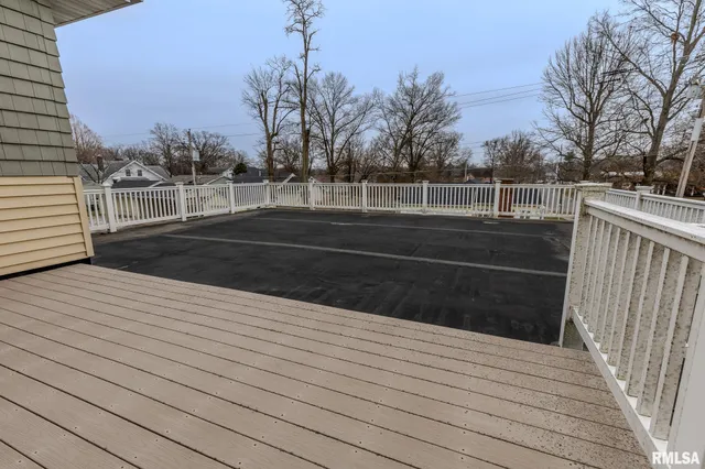 $455,000 | 905 East 1st N Street, Carlinville, IL 62626