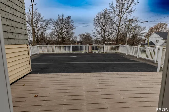 $455,000 | 905 East 1st N Street, Carlinville, IL 62626