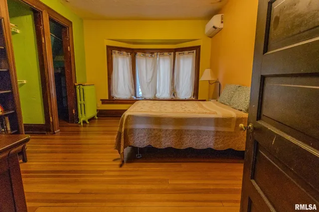 $455,000 | 905 East 1st N Street, Carlinville, IL 62626