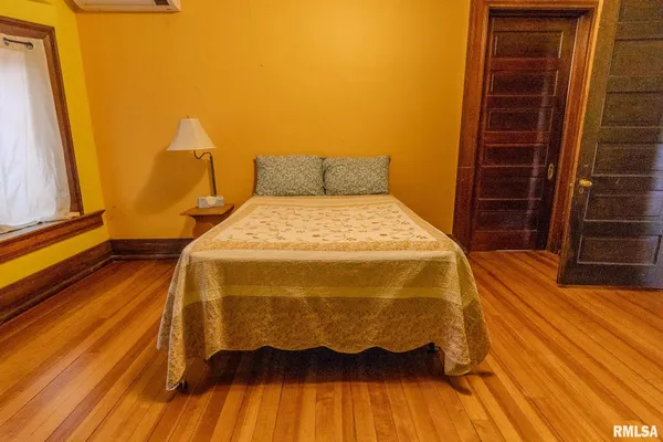 $455,000 | 905 East 1st N Street, Carlinville, IL 62626