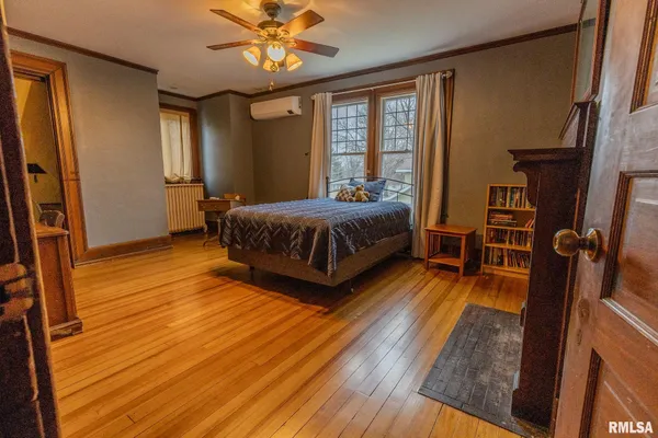 $455,000 | 905 East 1st N Street, Carlinville, IL 62626