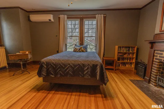 $455,000 | 905 East 1st N Street, Carlinville, IL 62626