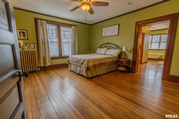 $455,000 | 905 East 1st N Street, Carlinville, IL 62626