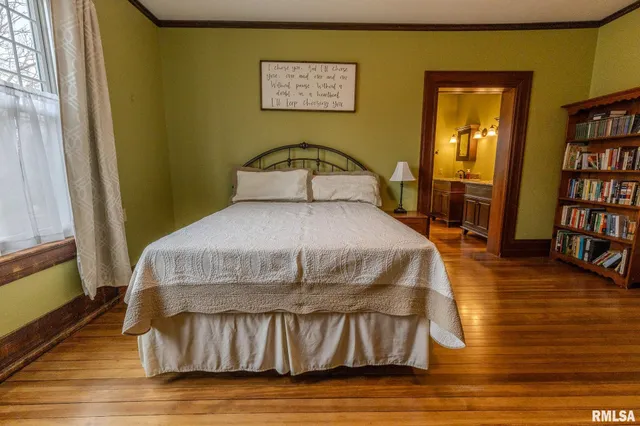 $455,000 | 905 East 1st N Street, Carlinville, IL 62626