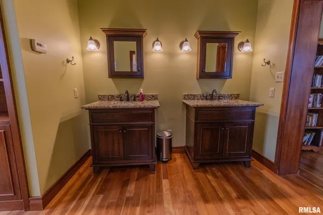 $455,000 | 905 East 1st N Street, Carlinville, IL 62626