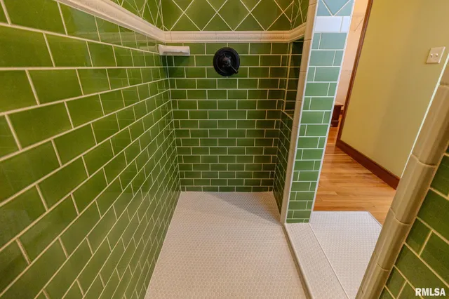 $455,000 | 905 East 1st N Street, Carlinville, IL 62626